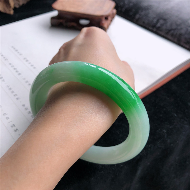 Lighting - Natural Burmese Jadeite Bracelet, Ice-Waxy Type,